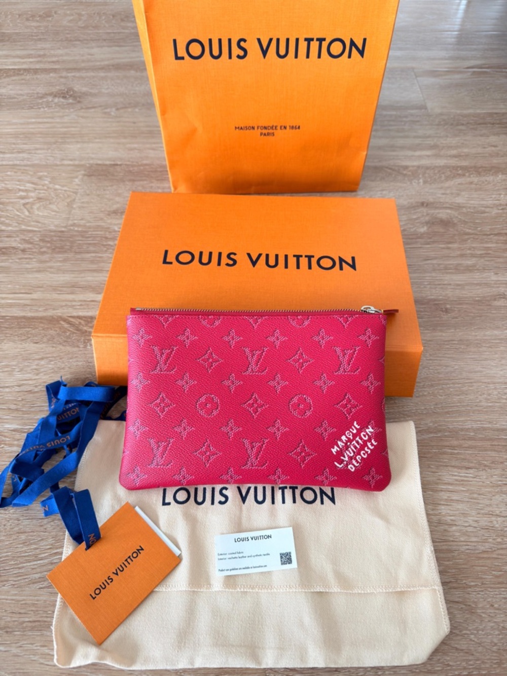 Authentic Louis Vuitton Pink Monogram pouch - Picture 3 of 9